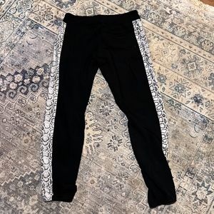 Monrow snakeskin jogger size xs